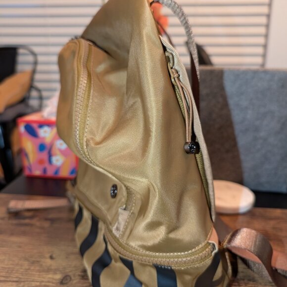 Lululemon City backpack small mini 11L - Picture 3 of 7